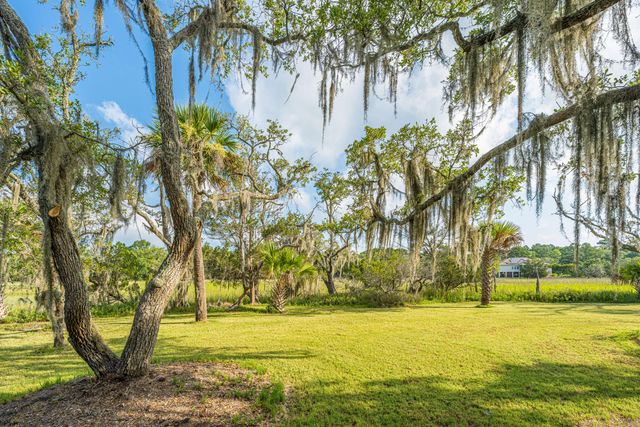 925 Edding Creek Drive, Edisto Island, SC 29438