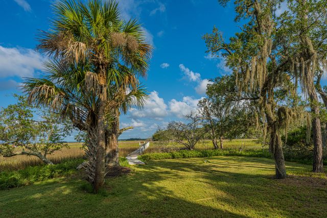 925 Edding Creek Drive, Edisto Island, SC 29438