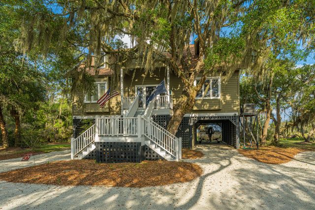 925 Edding Creek Drive, Edisto Island, SC 29438