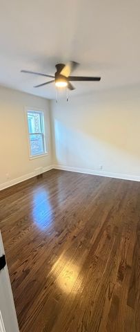9018 S Ridgeland Avenue, Chicago, IL 60617