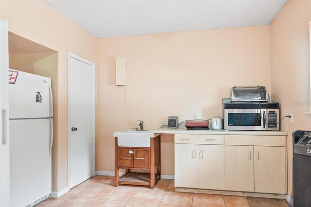 4849 GRAND AVENUE, De Leon Springs, FL 32130