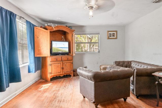 4849 GRAND AVENUE, De Leon Springs, FL 32130