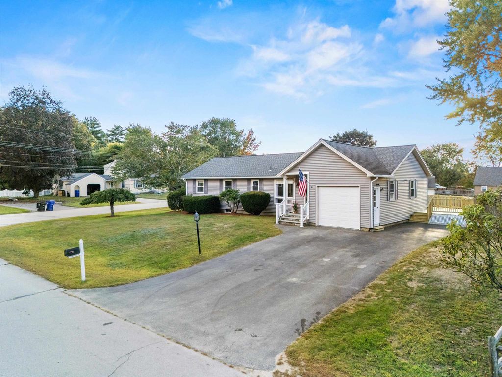 10 Phillips Drive, Hudson, NH 03051