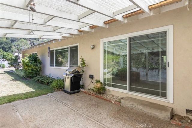 2115 Normanton Drive, La Canada Flintridge, CA 91011