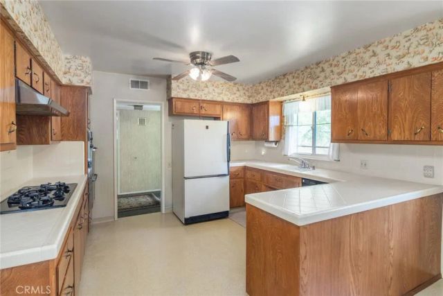 2115 Normanton Drive, La Canada Flintridge, CA 91011