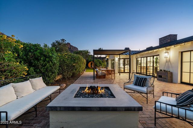 5525 E LINCOLN Drive 104, Paradise Valley, AZ 85253