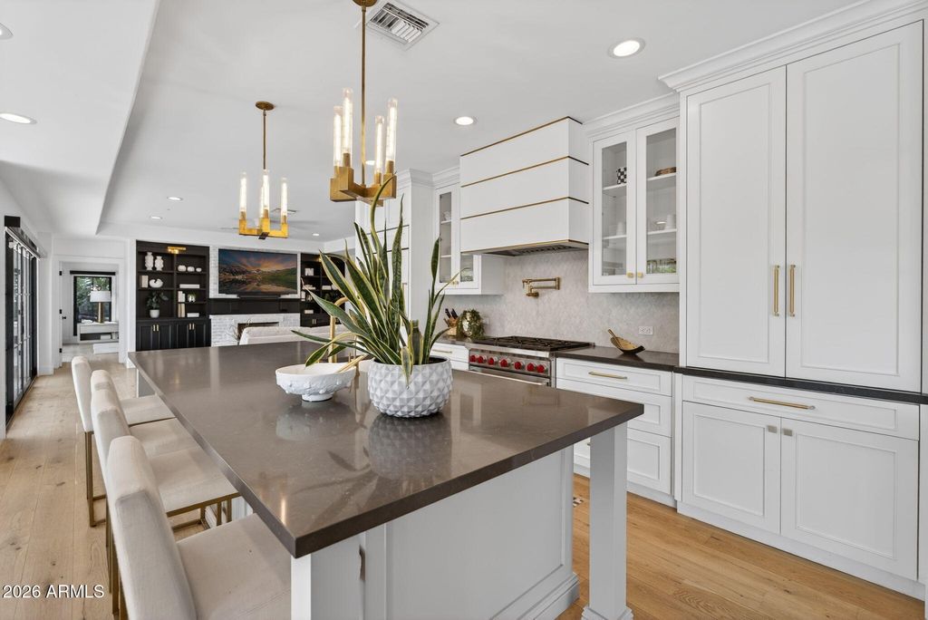 Image 16 of property listing at 5525 E LINCOLN Drive 104, Paradise Valley, AZ 85253