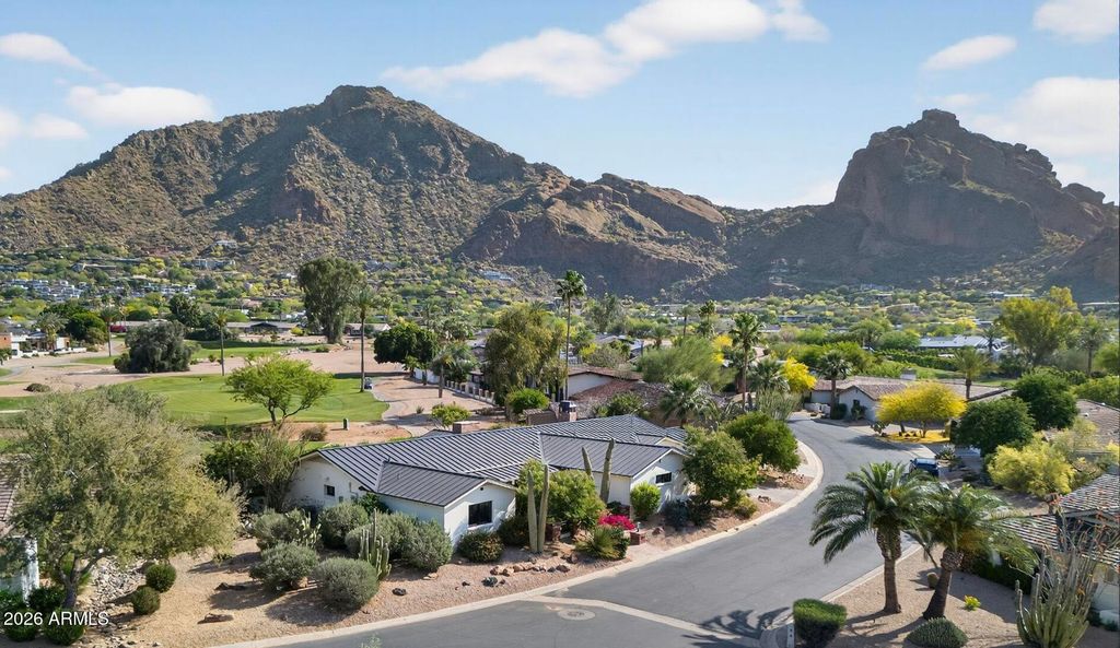 Image 2 of property listing at 5525 E LINCOLN Drive 104, Paradise Valley, AZ 85253