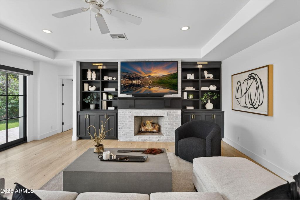 Image 21 of property listing at 5525 E LINCOLN Drive 104, Paradise Valley, AZ 85253
