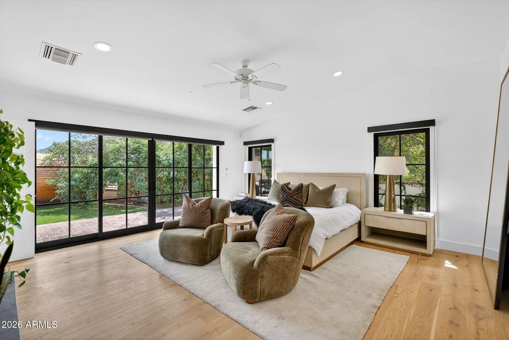 Image 27 of property listing at 5525 E LINCOLN Drive 104, Paradise Valley, AZ 85253