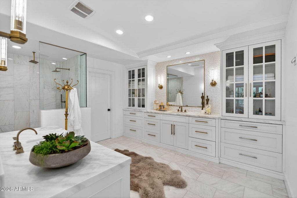 Image 29 of property listing at 5525 E LINCOLN Drive 104, Paradise Valley, AZ 85253