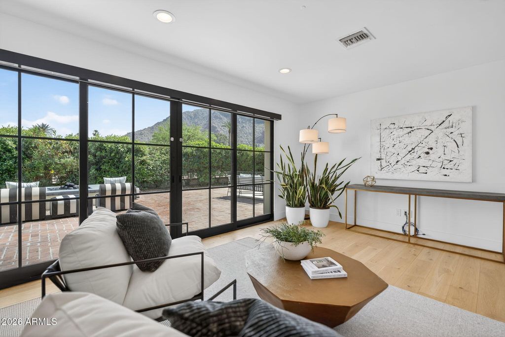 Image 32 of property listing at 5525 E LINCOLN Drive 104, Paradise Valley, AZ 85253