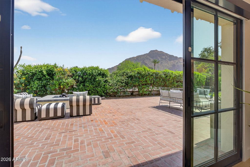 Image 33 of property listing at 5525 E LINCOLN Drive 104, Paradise Valley, AZ 85253