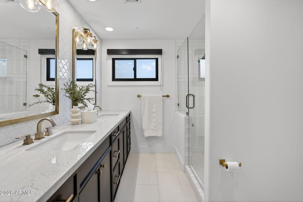 Image 36 of property listing at 5525 E LINCOLN Drive 104, Paradise Valley, AZ 85253