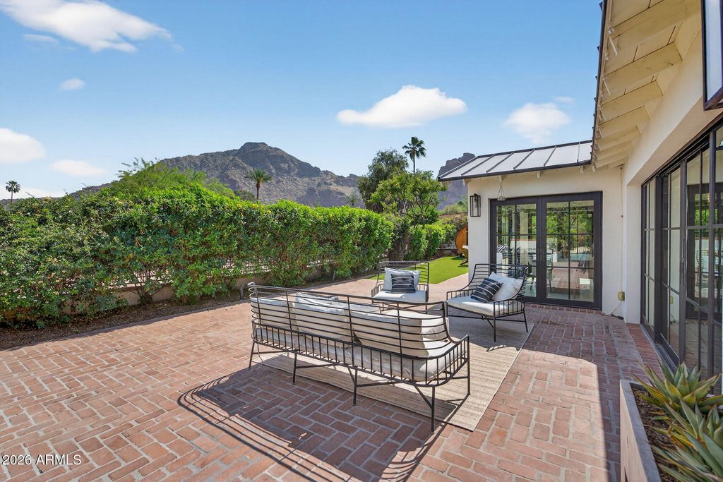 Image 38 of property listing at 5525 E LINCOLN Drive 104, Paradise Valley, AZ 85253
