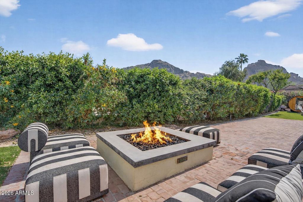 Image 40 of property listing at 5525 E LINCOLN Drive 104, Paradise Valley, AZ 85253
