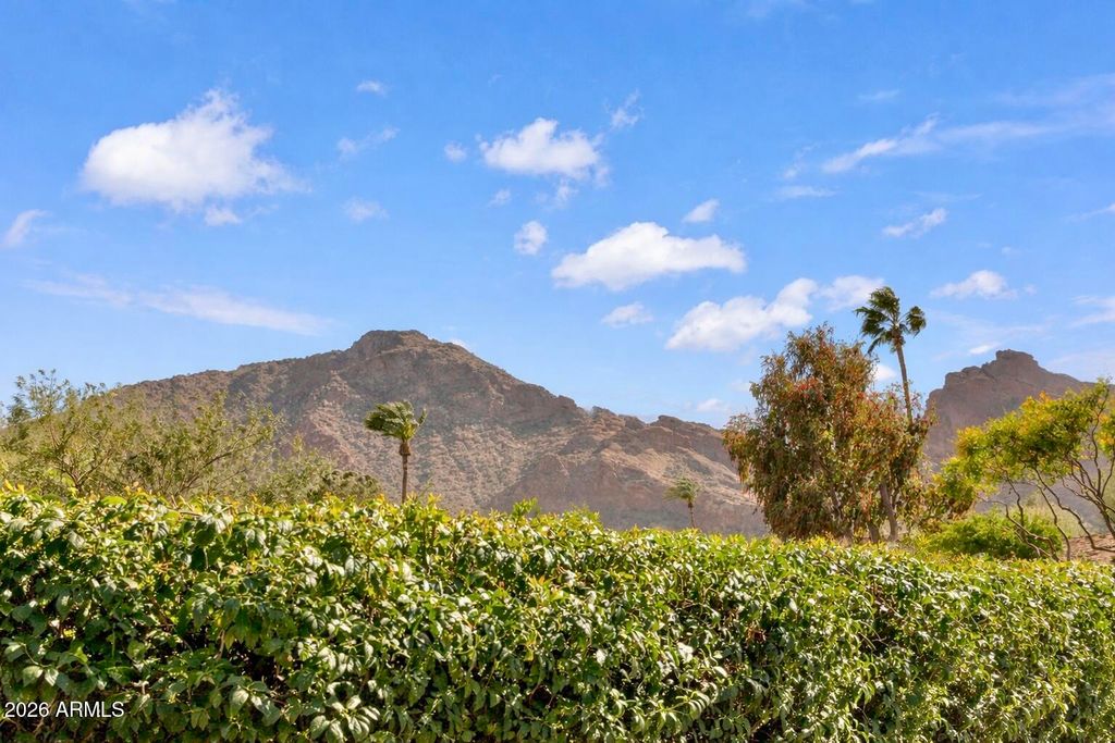 Image 44 of property listing at 5525 E LINCOLN Drive 104, Paradise Valley, AZ 85253