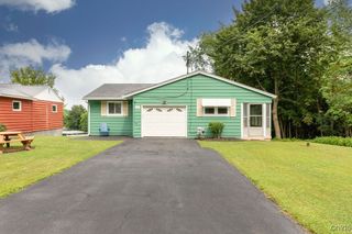 307 Paikin Drive, Geddes, NY 13219