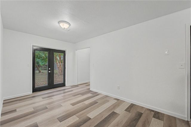 1004 SE 11th Street, Bentonville, AR 72712