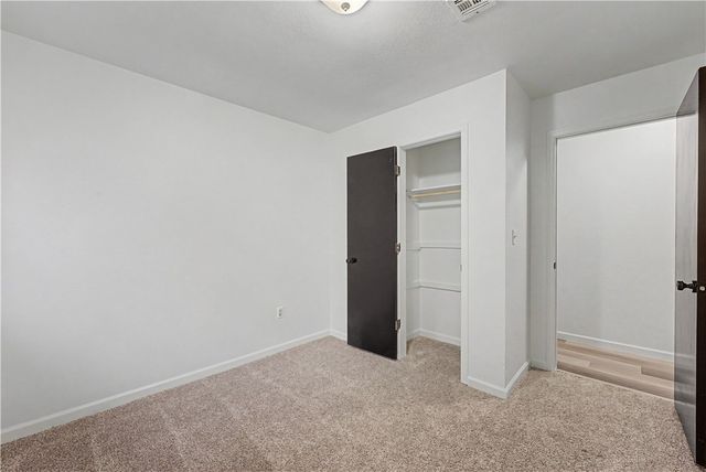 1004 SE 11th Street, Bentonville, AR 72712
