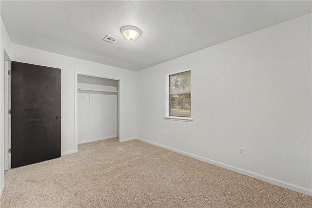 1004 SE 11th Street, Bentonville, AR 72712