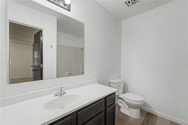 1004 SE 11th Street, Bentonville, AR 72712