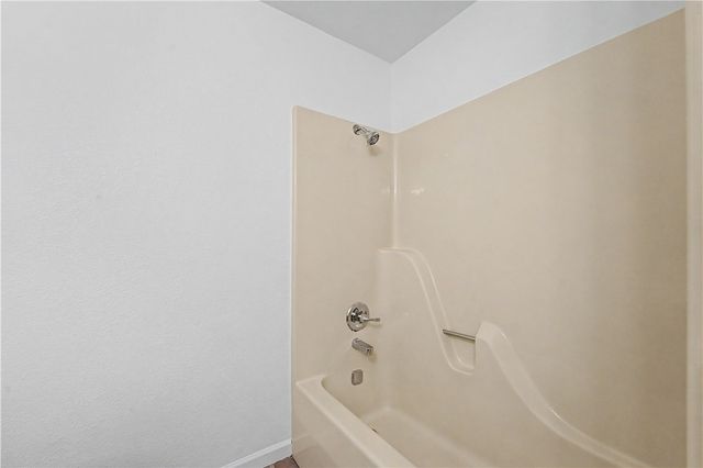 1004 SE 11th Street, Bentonville, AR 72712
