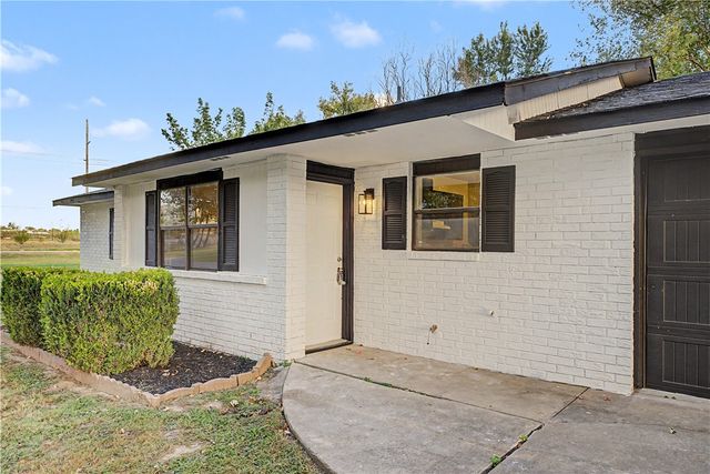 1004 SE 11th Street, Bentonville, AR 72712