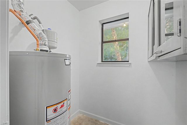 1004 SE 11th Street, Bentonville, AR 72712