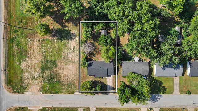 1004 SE 11th Street, Bentonville, AR 72712