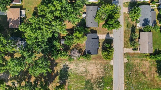 1004 SE 11th Street, Bentonville, AR 72712