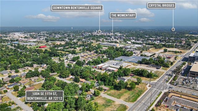 1004 SE 11th Street, Bentonville, AR 72712