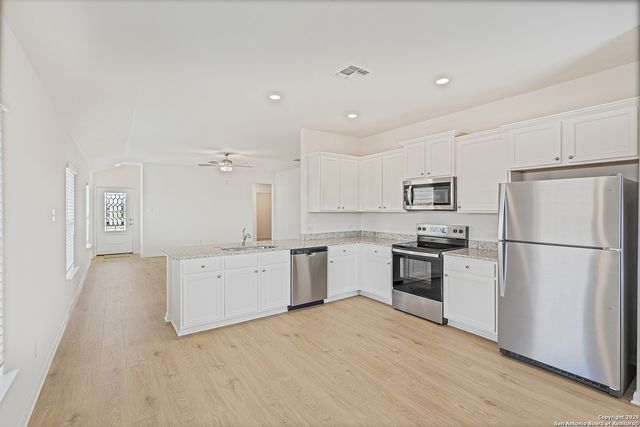 15014 Telfaire Meadow, Von Ormy, TX 78073