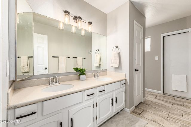 833 W NARANJA Avenue, Mesa, AZ 85210