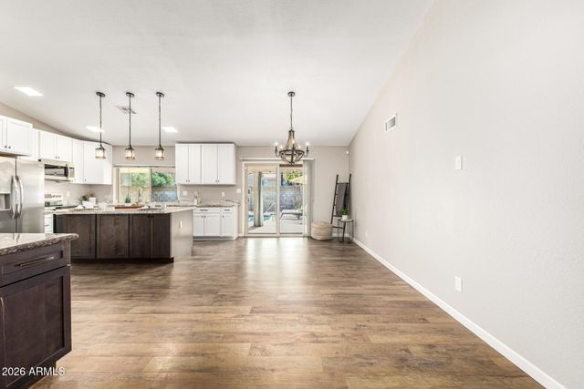 833 W NARANJA Avenue, Mesa, AZ 85210