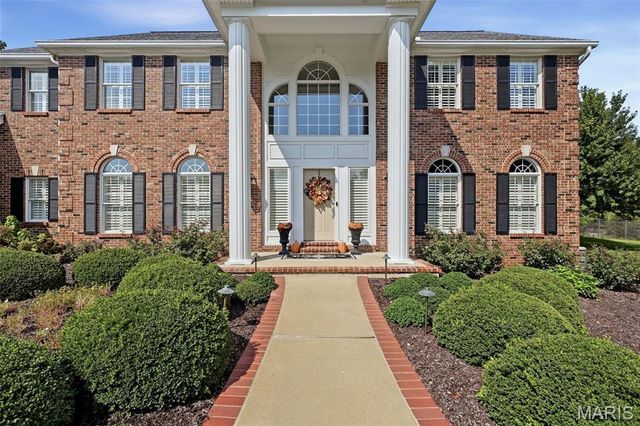 23 Bopp Lane, Town And Country, MO 63131