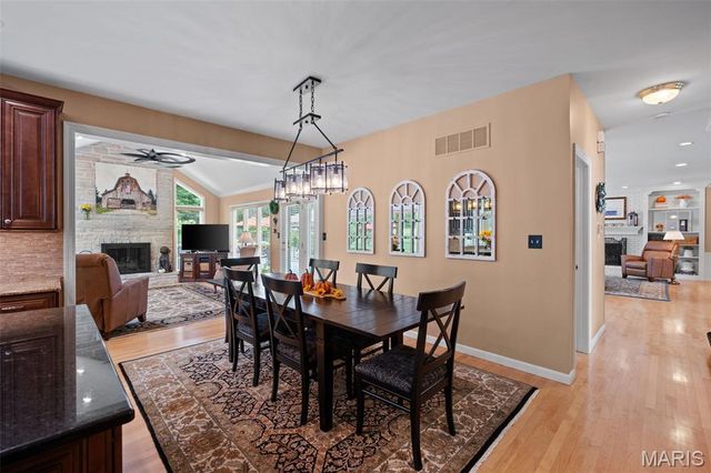 23 Bopp Lane, Town And Country, MO 63131