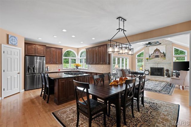 23 Bopp Lane, Town And Country, MO 63131