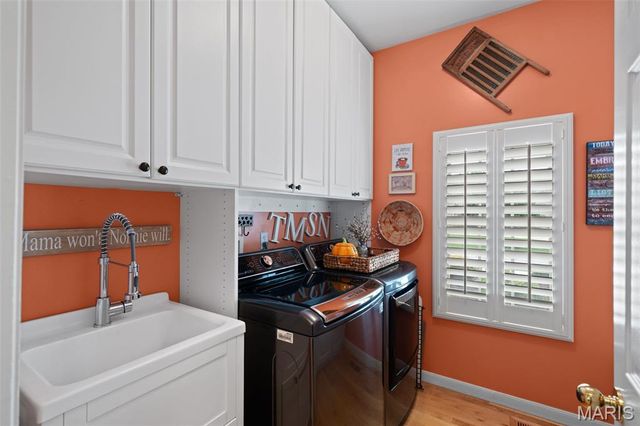 23 Bopp Lane, Town And Country, MO 63131
