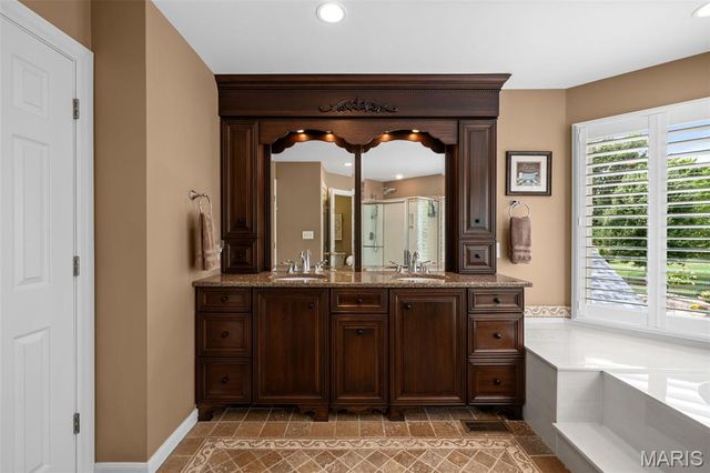 23 Bopp Lane, Town And Country, MO 63131