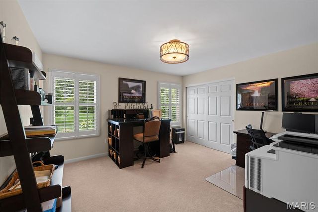 23 Bopp Lane, Town And Country, MO 63131