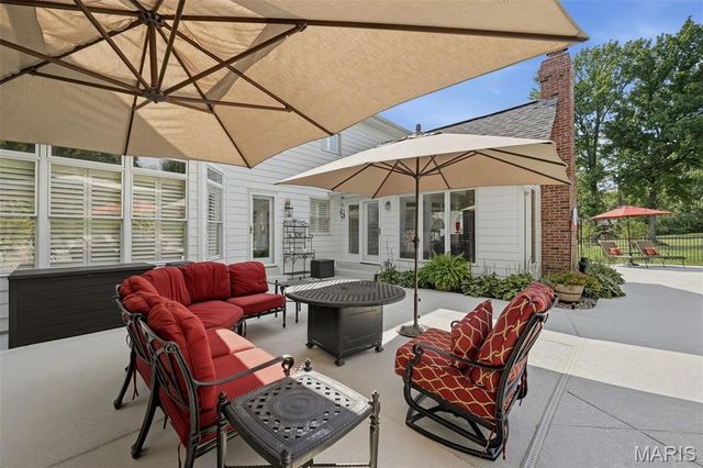 23 Bopp Lane, Town And Country, MO 63131