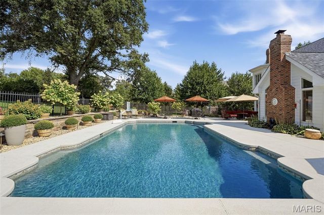 23 Bopp Lane, Town And Country, MO 63131