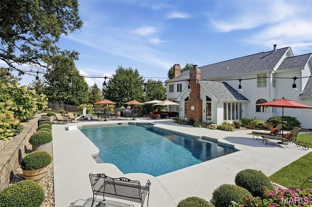 23 Bopp Lane, Town And Country, MO 63131