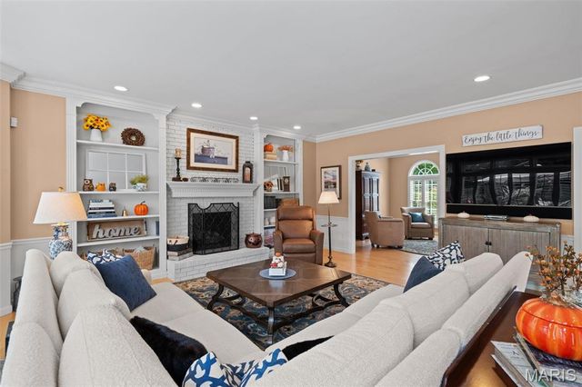 23 Bopp Lane, Town And Country, MO 63131