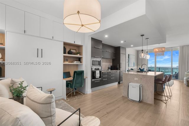900 Biscayne Blvd 3103, Miami, FL 33132