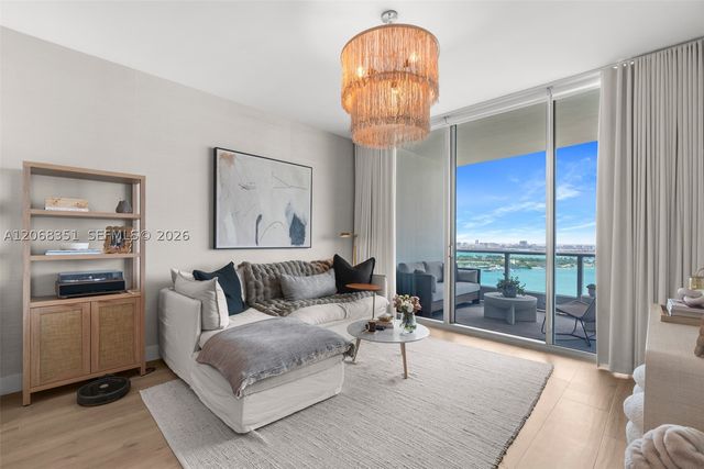900 Biscayne Blvd 3103, Miami, FL 33132