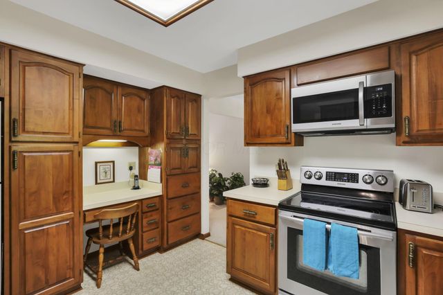 689 Howell Drive, Newark, OH 43055