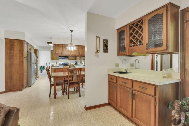 689 Howell Drive, Newark, OH 43055