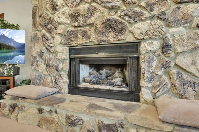 689 Howell Drive, Newark, OH 43055